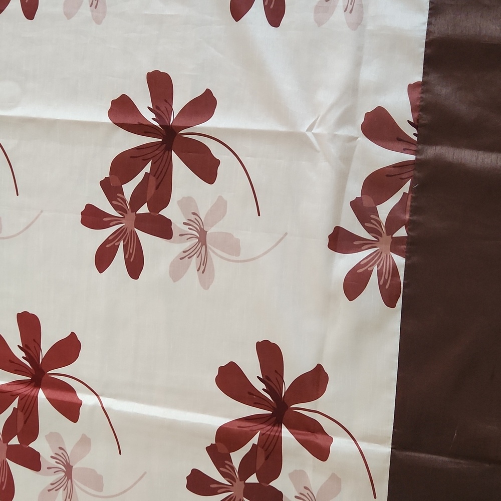 Beautiful flower print curtains - Picture 13 of 17